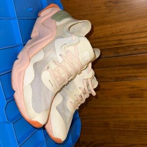 Sorel women’s shoes size 8